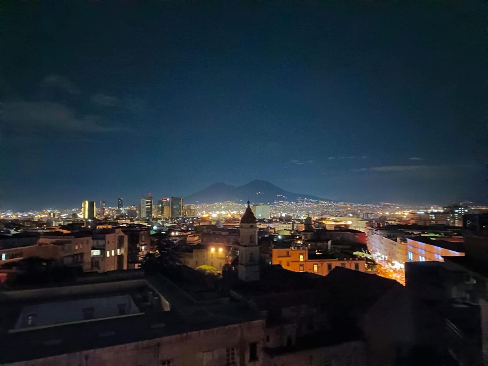 Faccia Gialla Napoli Casa Vacanze ภายนอก รูปภาพ