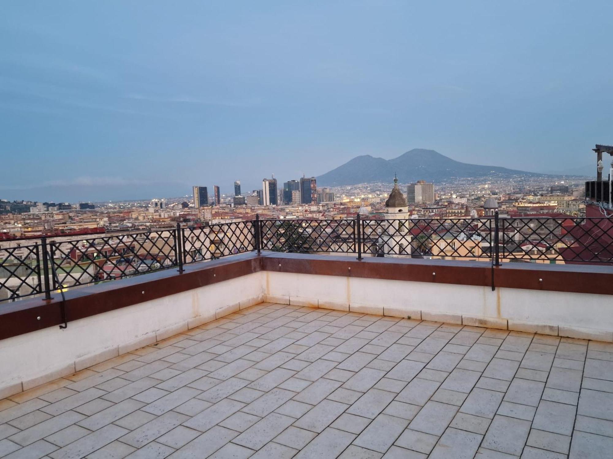 Faccia Gialla Napoli Casa Vacanze ภายนอก รูปภาพ