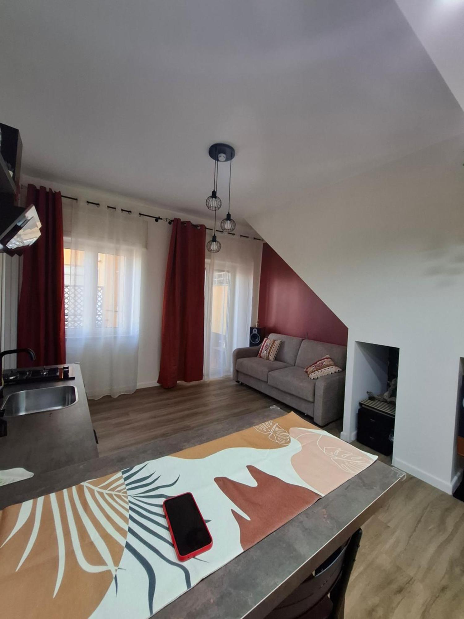 Faccia Gialla Napoli Casa Vacanze ภายนอก รูปภาพ